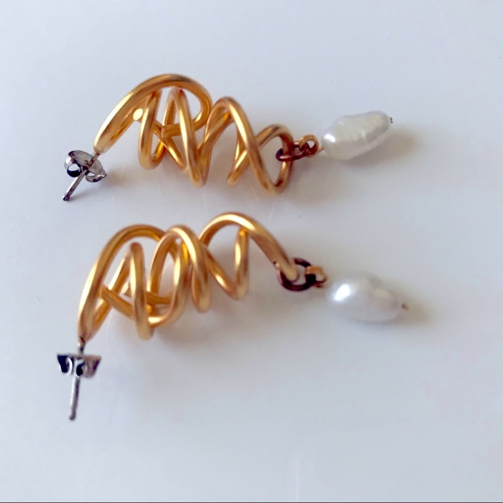 GOLD Swirl Earrings with Freshwater Pearl Dangle - Picture 7 of 7